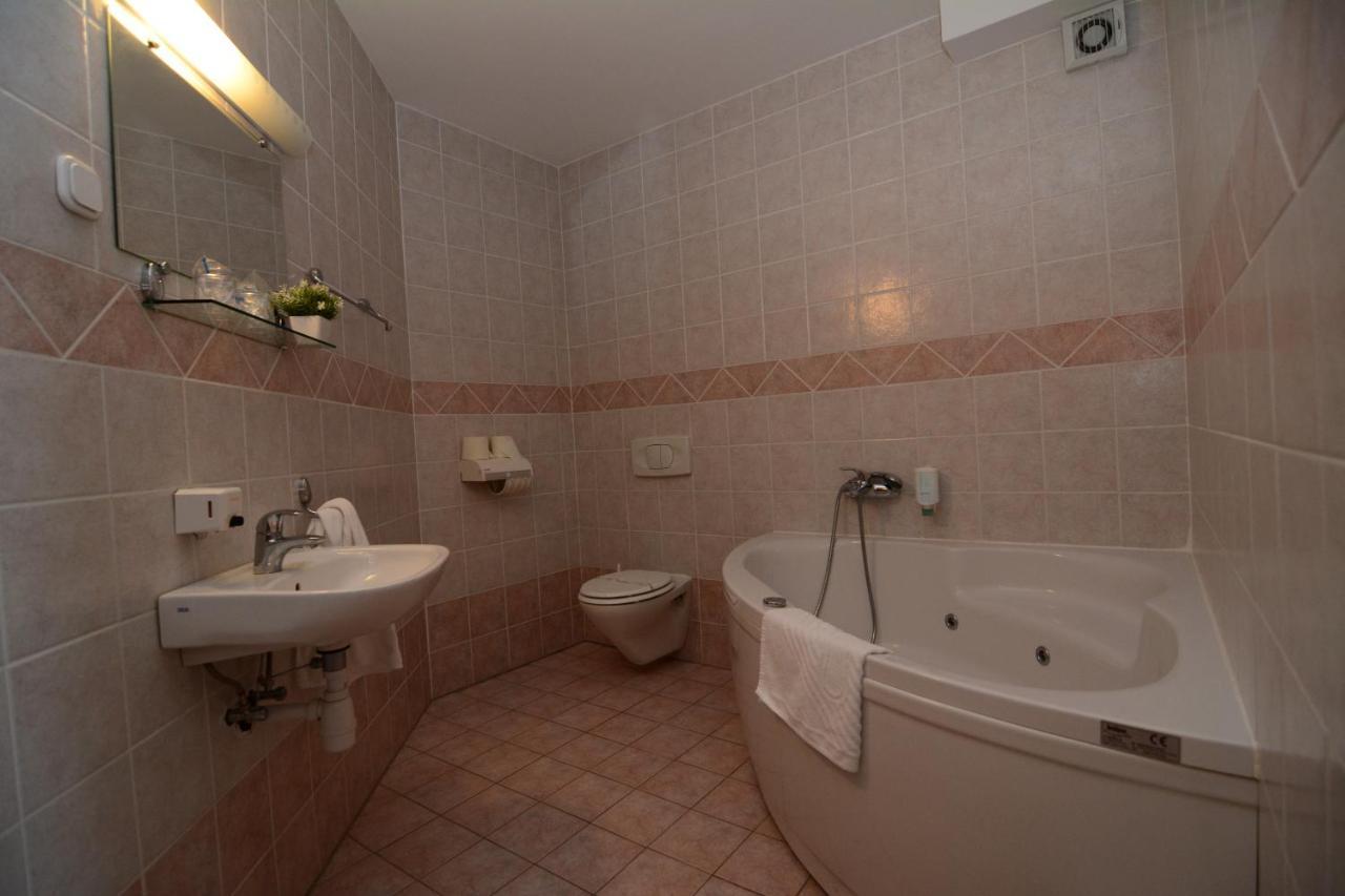 Hotel Gostisce Vinski Hram Ivanjkovci Exterior foto